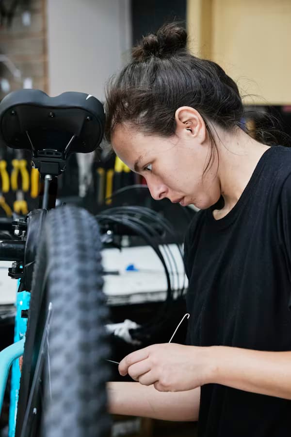 Vehicle tire inspection during roadside assistance